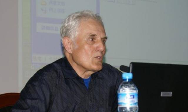 李忆祖:83年前被中国夫妇收养的外国弃婴,如今成顶级地质学家_工作