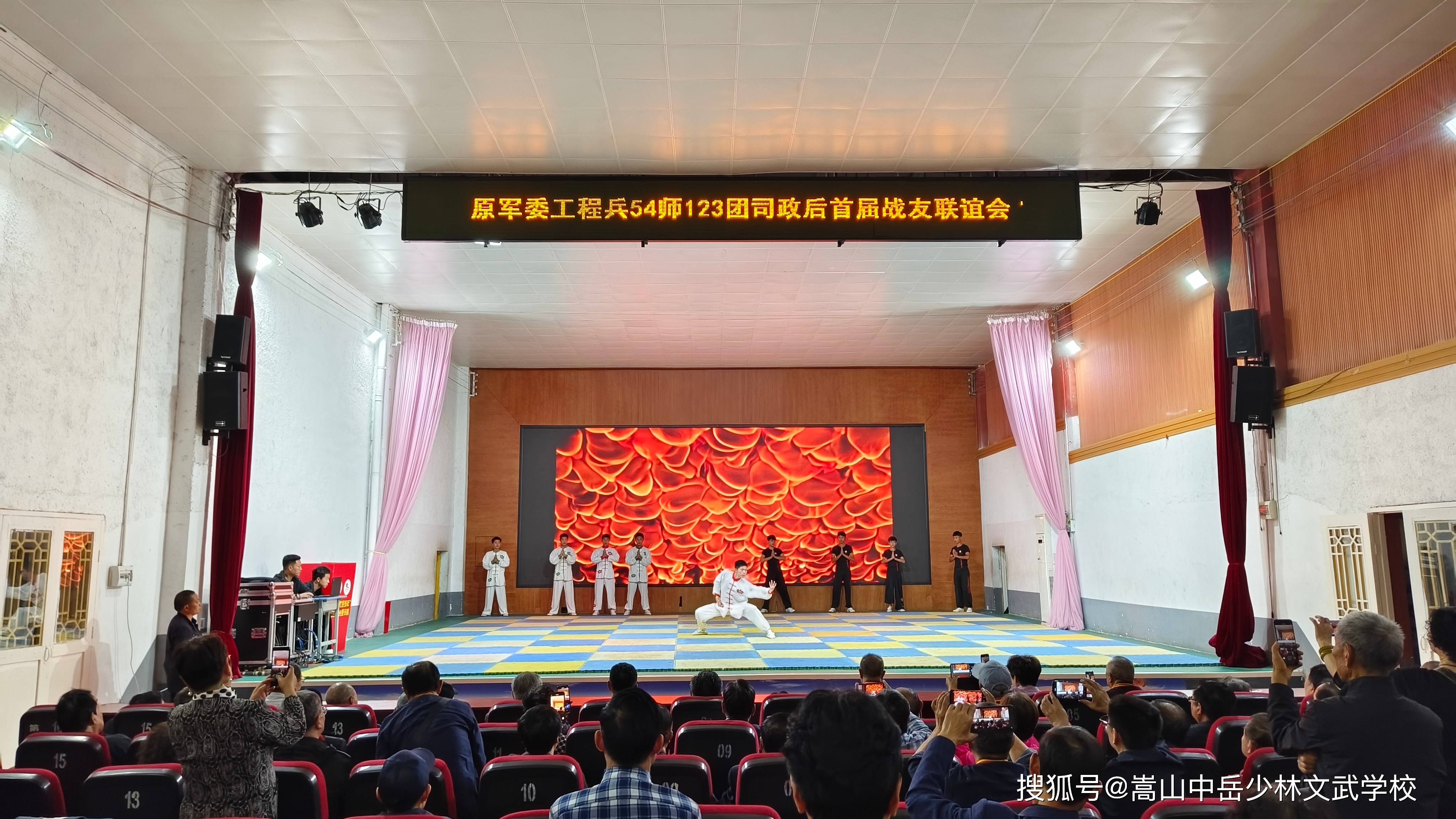 浓浓战友情,此刻共相聚_表演_祖国_前辈