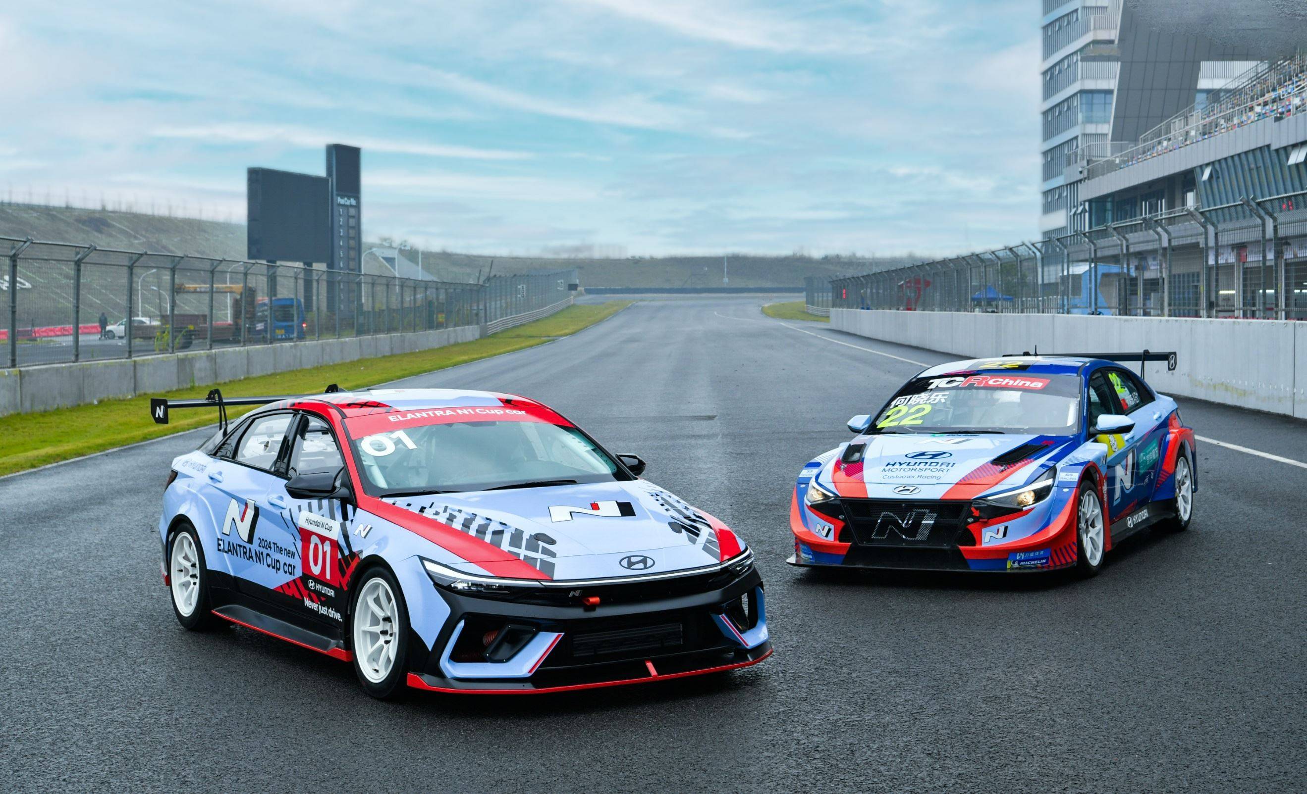 现代汽车亮相全新统规赛赛车—致力于在中国全面推动赛事运动发展