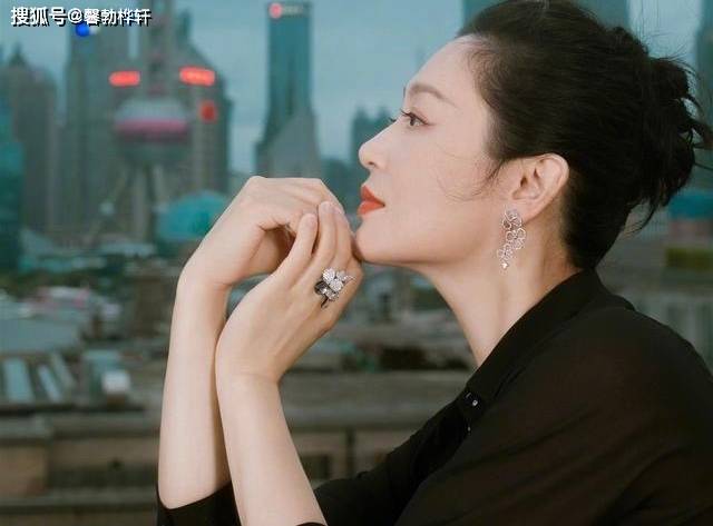 陈红家庭教育警示:父母榜样何在?儿子陈飞宇的"睡粉"事件引发思考.