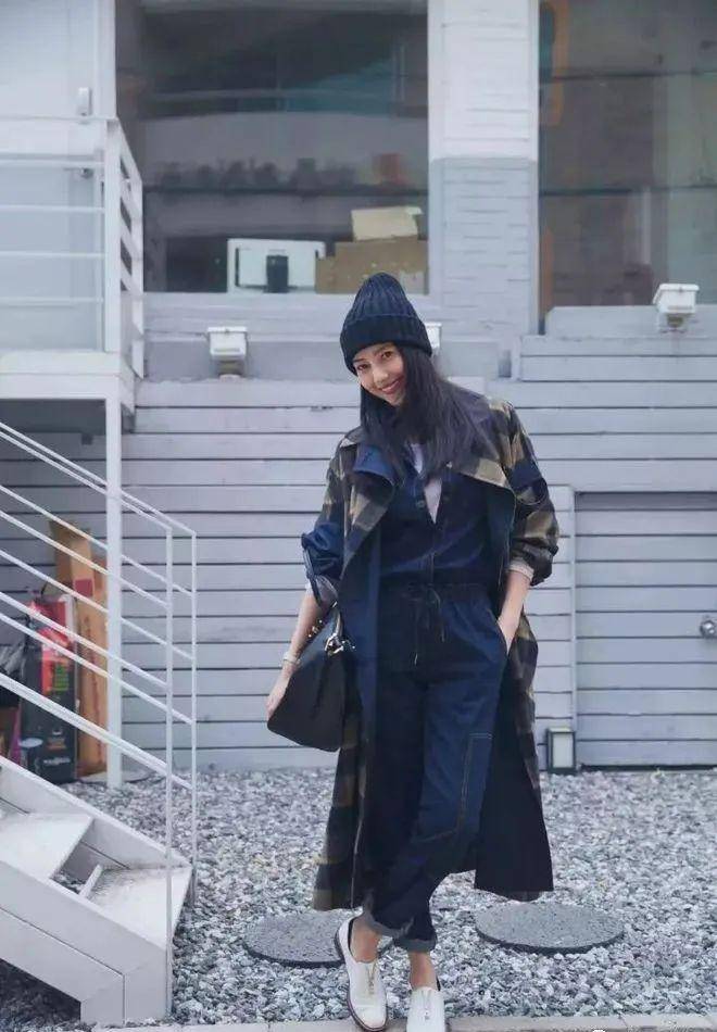 跟着40岁的高圆圆学学秋冬穿搭,你就是下一个优雅女神_牛仔_女性_外套