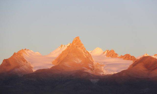 西藏这座"奇怪"的县城,名字听着像骂人,却引无数游客前往_尼玛县_雪山