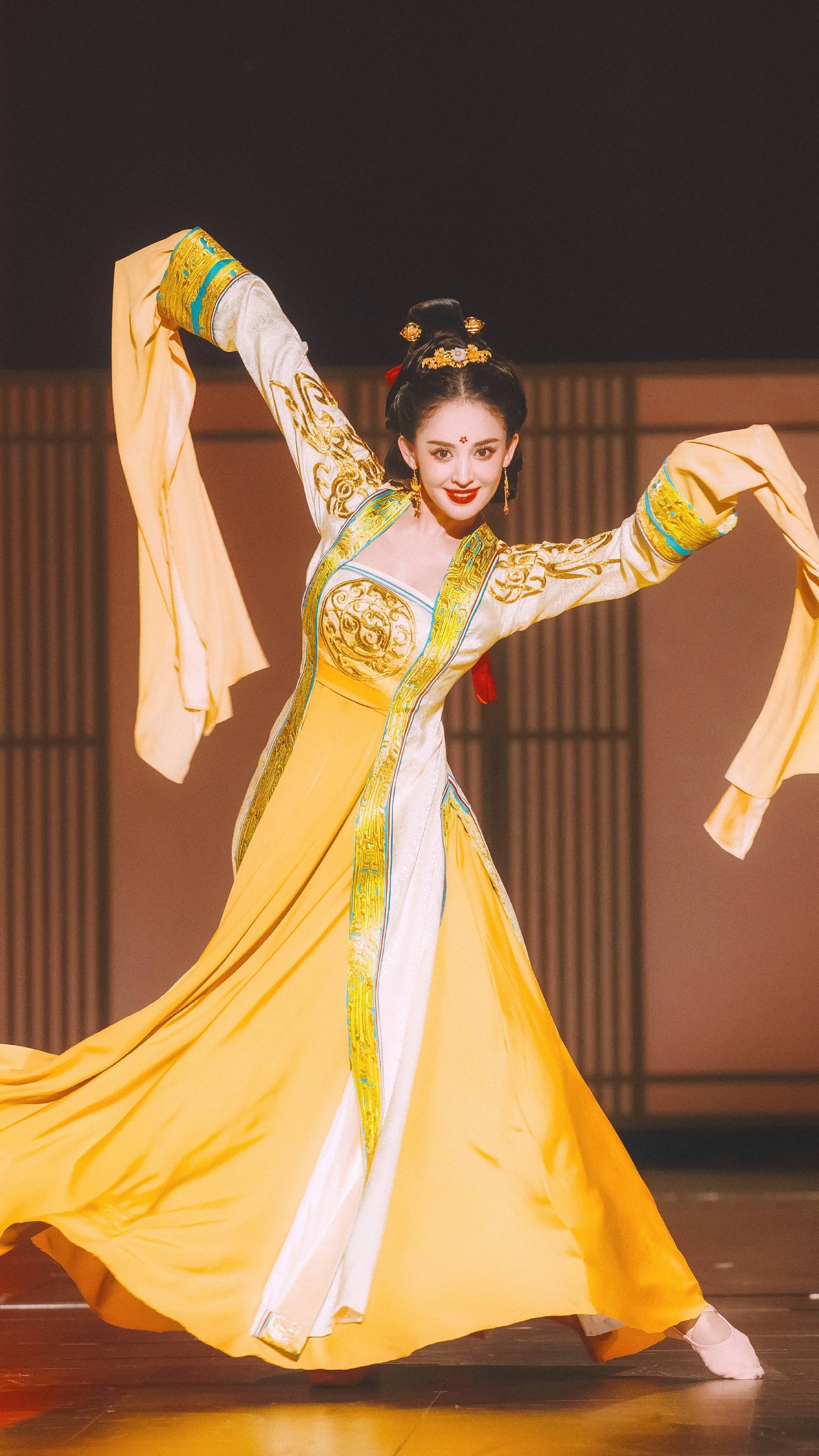 古力娜扎 国风舞惊艳众人!古典气质十足!太美了_舞蹈_民族_女子