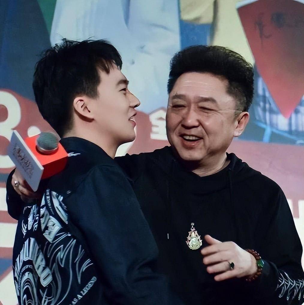 原创于谦家有郭麒麟房间,郭麒麟拍电影是于谦的人脉,一切不言而喻!