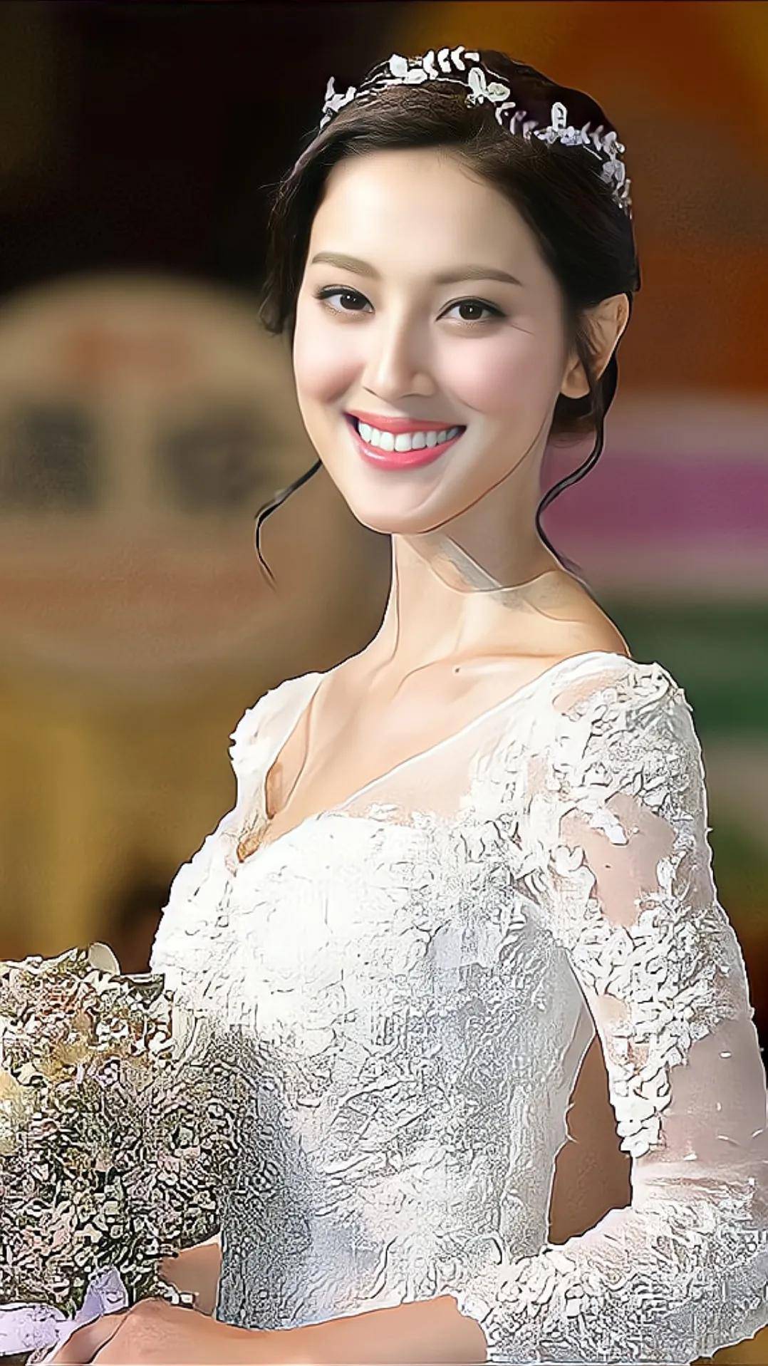 写书,监制,做导演-细数娱乐圈中的那些才女_李佳芯_的能力_其他工作