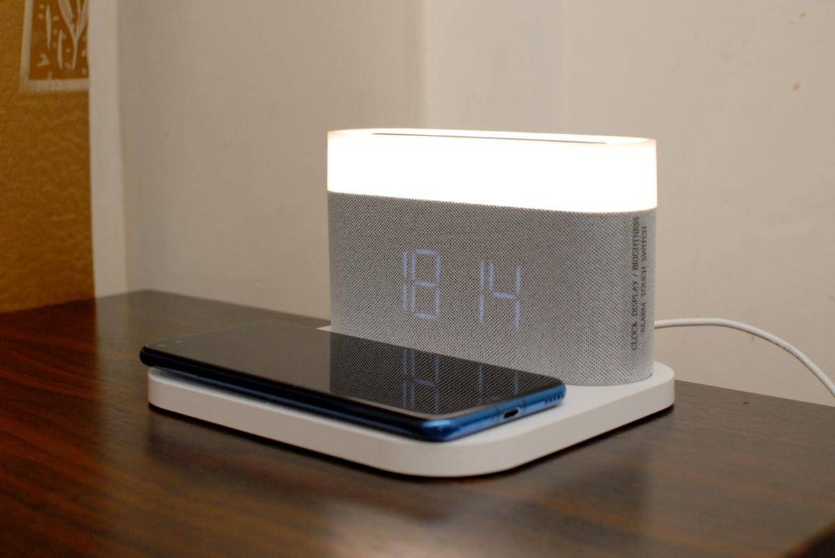 礼物分享：VFZ无线充电台灯，闹钟+时钟+无线充，好看好用又实用