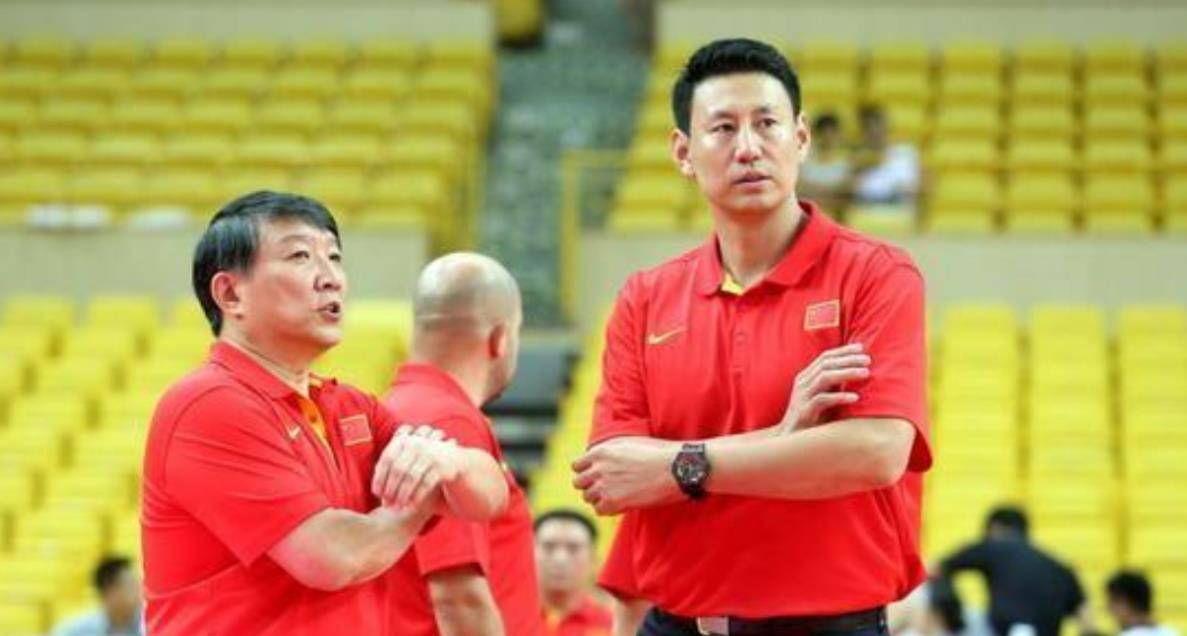 前男篮主帅李楠:女子43岁为他生二胎,儿子是2米10篮球小巨人_戴珉