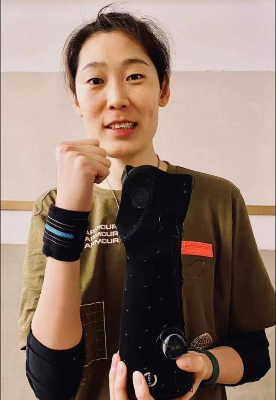 奥运冠军朱婷大爆发!砍下21分闪亮全场!_比赛_地方队_体育