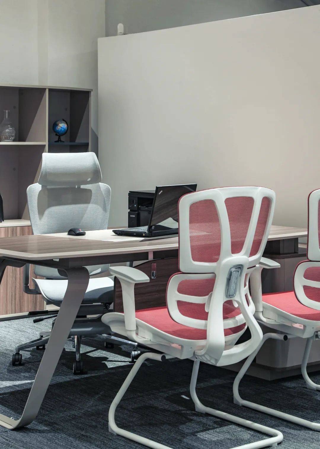 全国首家健威办公美术馆盛大开业,美好生活荣耀启幕!