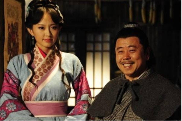 7任"潘六姐"现状,有人退隐,有人嫁豪门,而她在卖拉面_杨思敏_孙耀琦