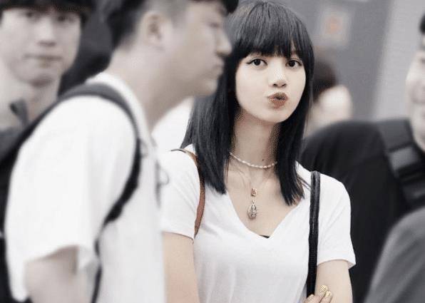 lisa卸了浓妆后,露出真实的样貌,清新靓丽是坤坤"理想型"_蔡徐坤_网友
