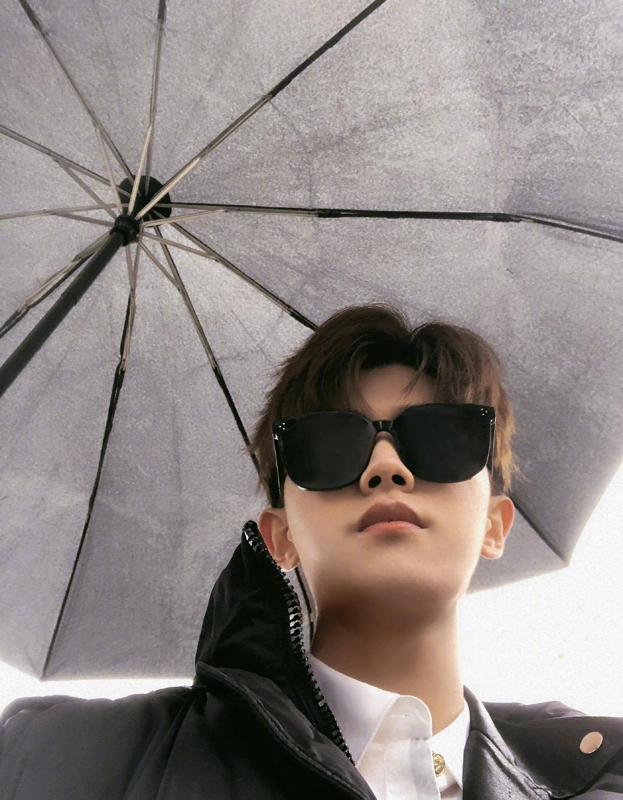 任嘉伦的直男自拍大赏,谢谢,有被笑到_角度_什么_几张