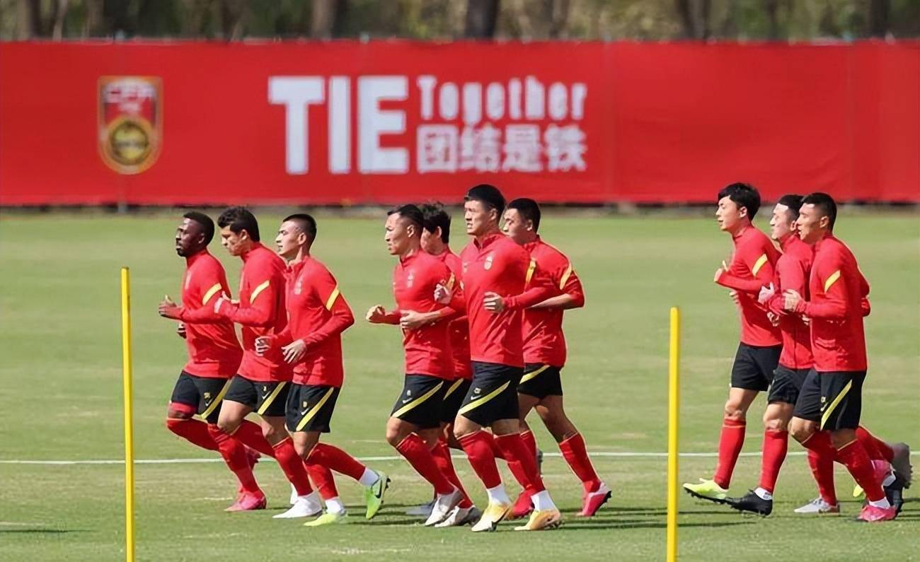 国足首发浮出水面,海港帮再度合体,王大雷难获重用_球员_比赛_位置