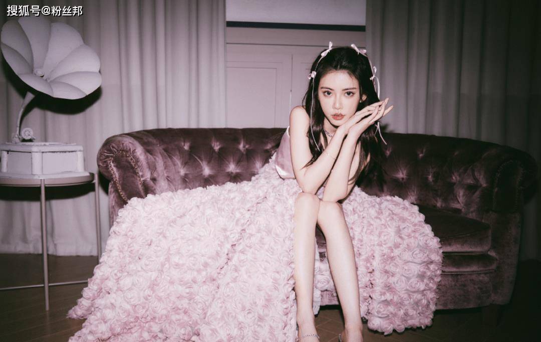 已经不看微博和短视频,周淑怡入驻"某红书",分享最新个人写真_直播