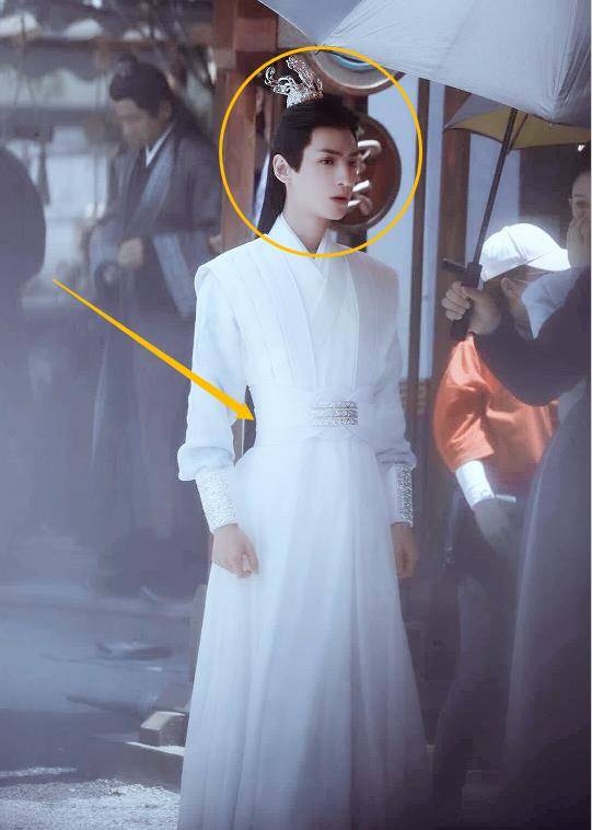 景甜港式复古大片,找准风格的她又甜又辣,可他的身材堪比女星_罗云熙