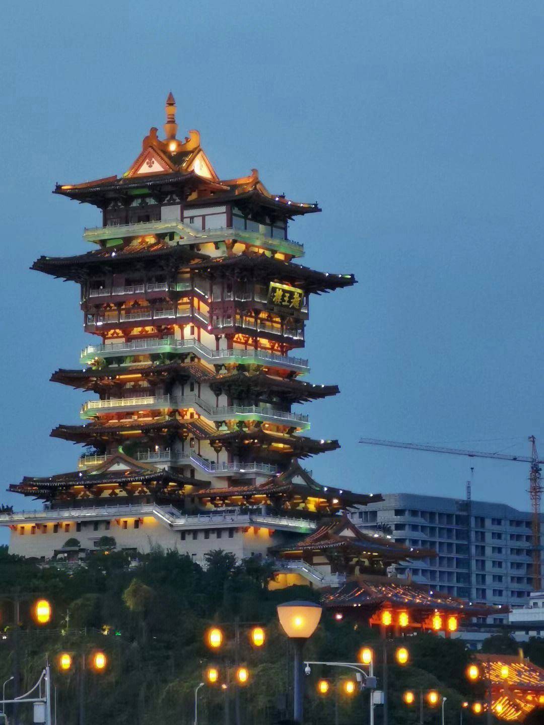 我国四大名楼之一楼高99米是川西平原上最高的古建筑之一