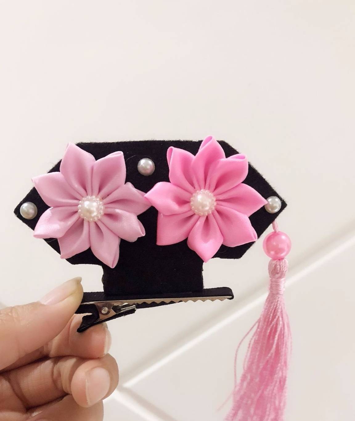 手工发饰:用不织布制作复古风旗头发夹,像不像小格格?_丝带_花朵_形状