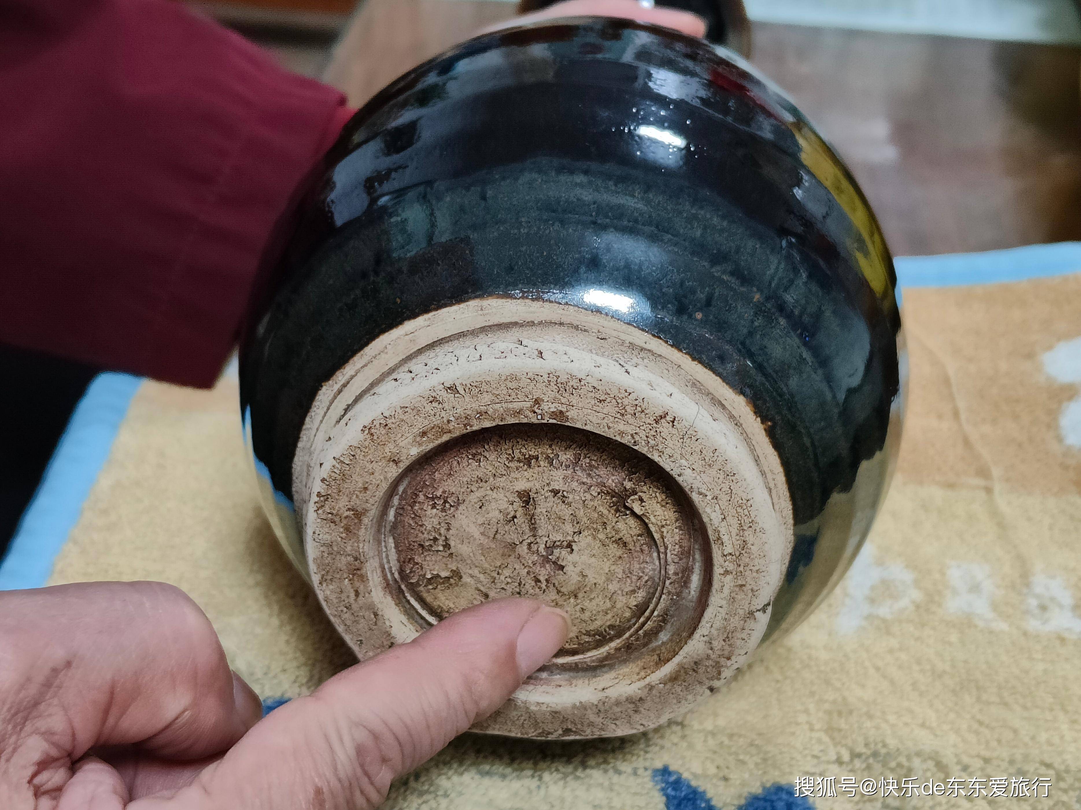 对于谢伯这个玉壶春瓶到底是不是宋代定窑生产的黑釉瓷器,到底值不值