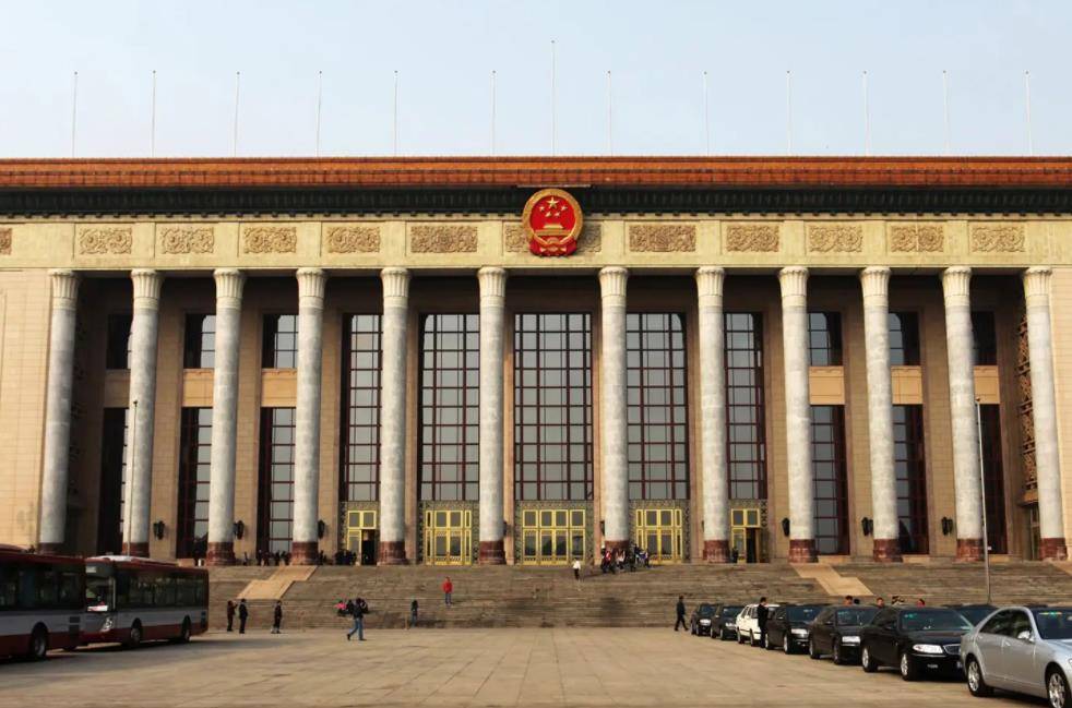 北京市政府收到人民大会堂84个平面方案和189个立面方案,多轮评选后