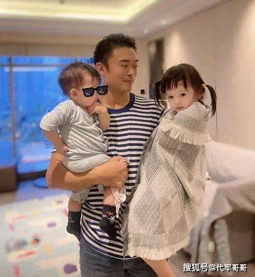 揭秘51岁樊少皇与小10岁贾晓晨被传婚变真实幕  第17张