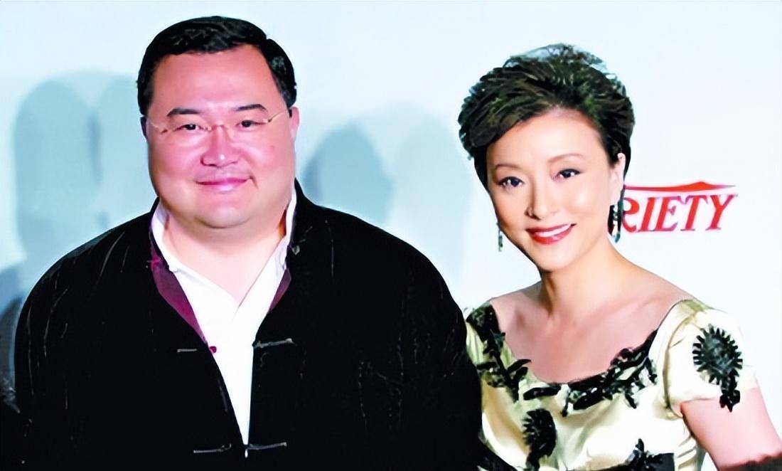 "央视名嘴"杨澜丈夫遭全网质疑?_吴征_美国_杨一