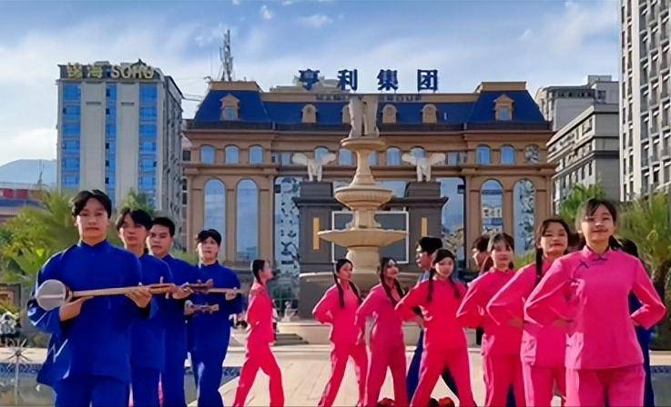 缅北的果敢同盟军,为何选在这段时间"一挑四"?_老街_彭德仁_势力
