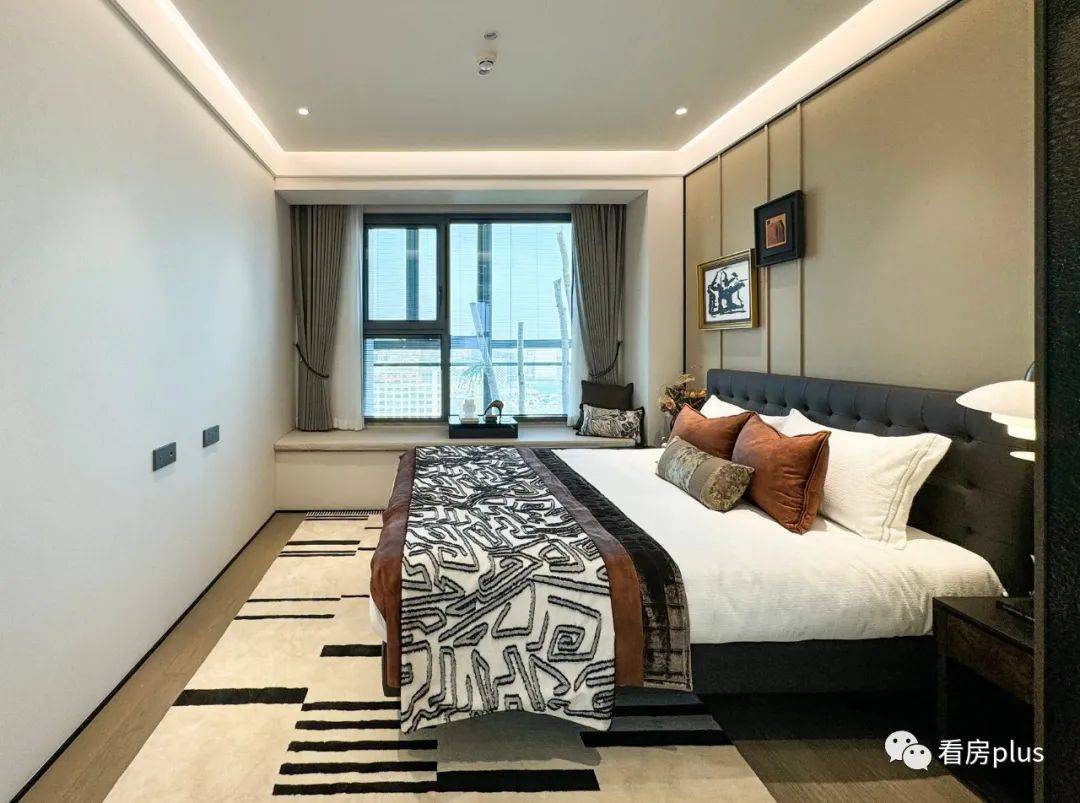 卫生间配备杜拉维特台下盆,马桶,汉斯格雅洁具,科勒暖风机等等