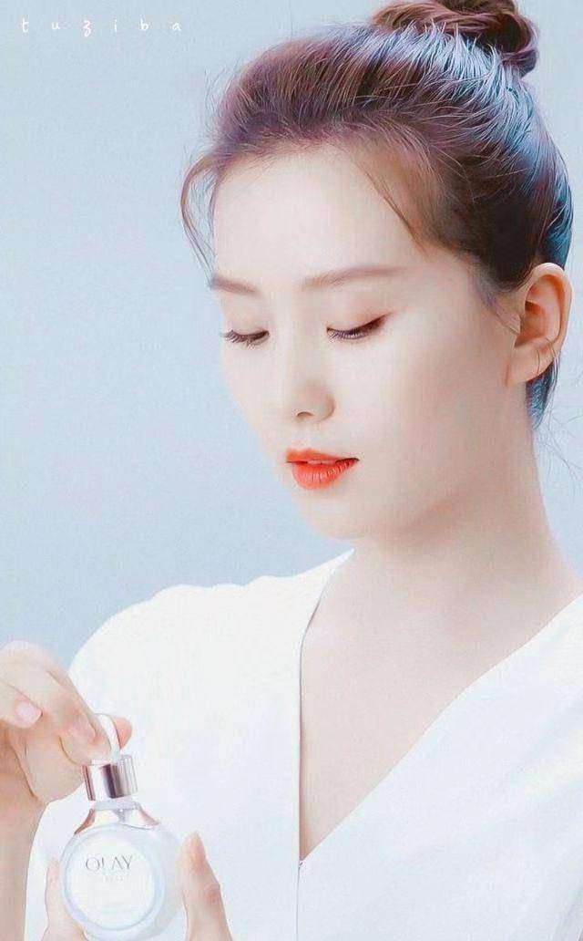 即便是侧颜状态依旧是美到爆,微微闭着眼睛的刘诗诗看起来就像一幅画