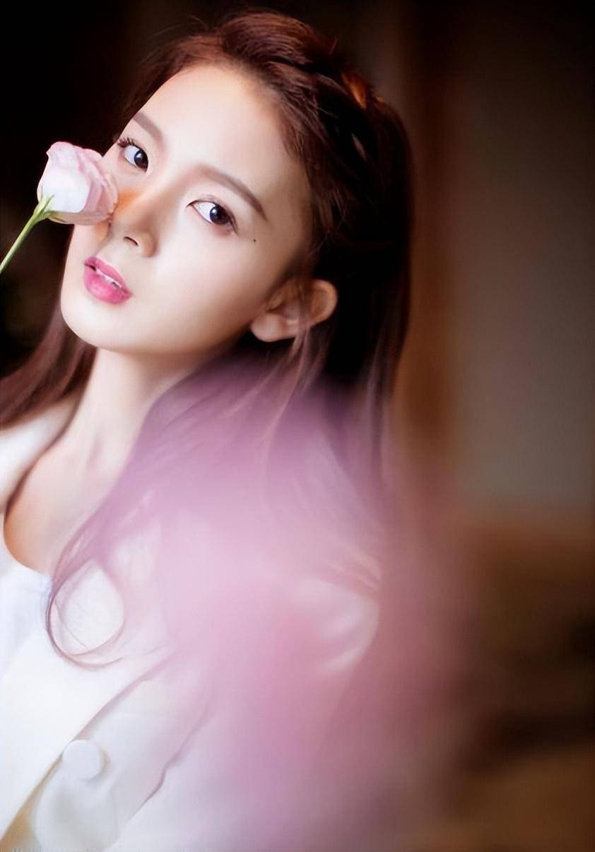 岳绮罗持续黑化!陈瑶万圣节写真化身真魔女!_无心_角色_广大观众