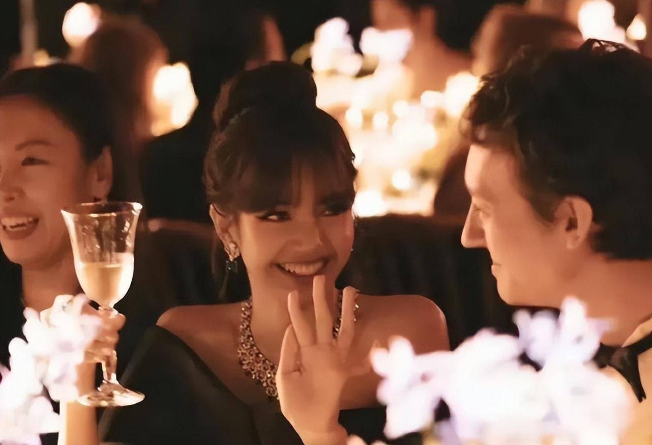 lv三公子来中国表明立场_杨颖_丽莎_张嘉倪