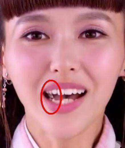 古装不穿衣服,嚼口香糖念词,开塞露排便,明星拍戏习惯有多怪?