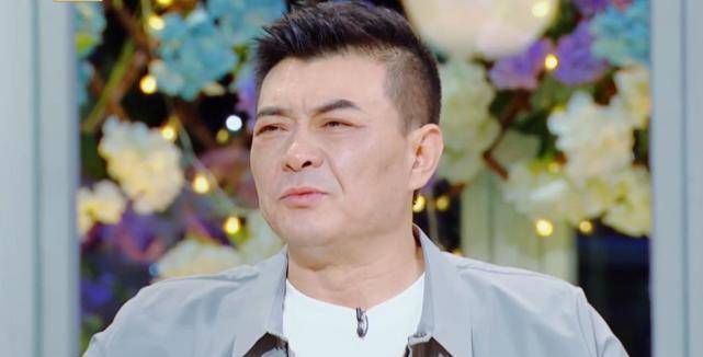 赚的钱都交给老婆,把年迈的母亲接到身边照顾才放心_秦海璐_唐静_妻子