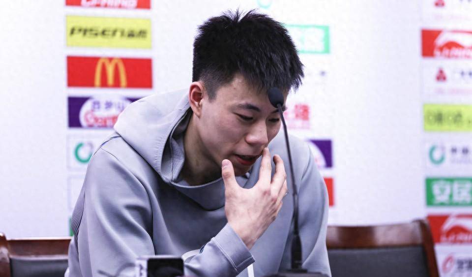 对于张镇麟来说,他还很年轻,他的母亲是辽宁女篮名宿王芳,父亲又身居