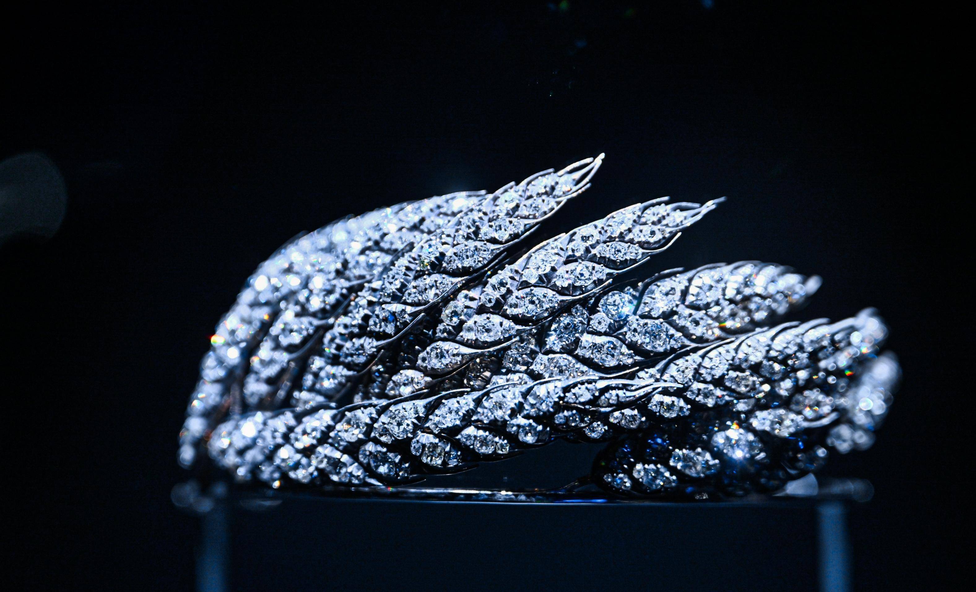 探索九月高端珠宝展会浪潮——美好事物今日_展览_蝴蝶_皇冠