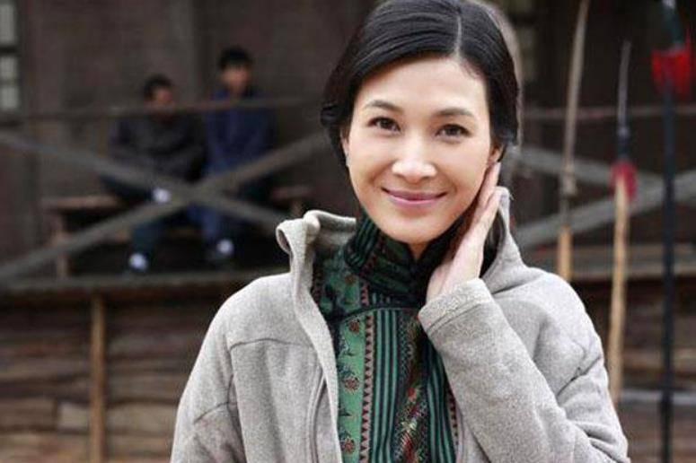 童蕾:分手在一起5年的周一围,嫁假富豪欠债上亿,如今的她怎样了_剧本