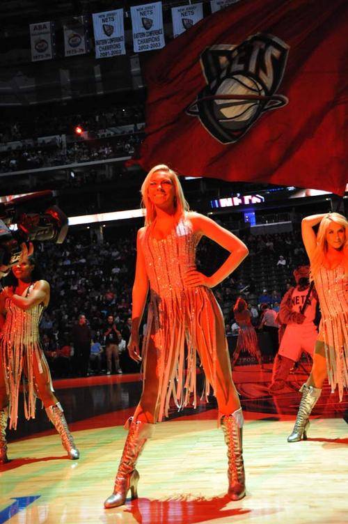 nba又出丑闻了!前篮网啦啦队员曝上赛季与多名首发发生关系!
