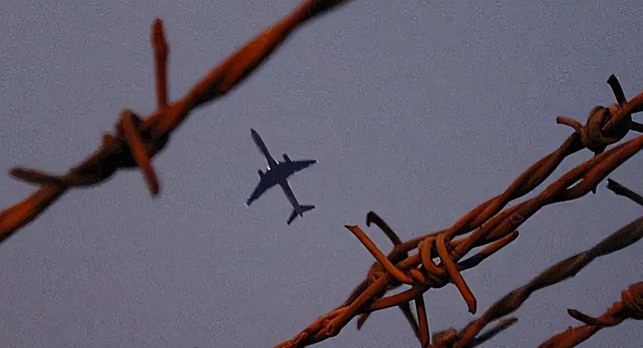 2003年电力部副部长携巨款潜逃,曾为女主持人购入北京5套房_高严_杨珊