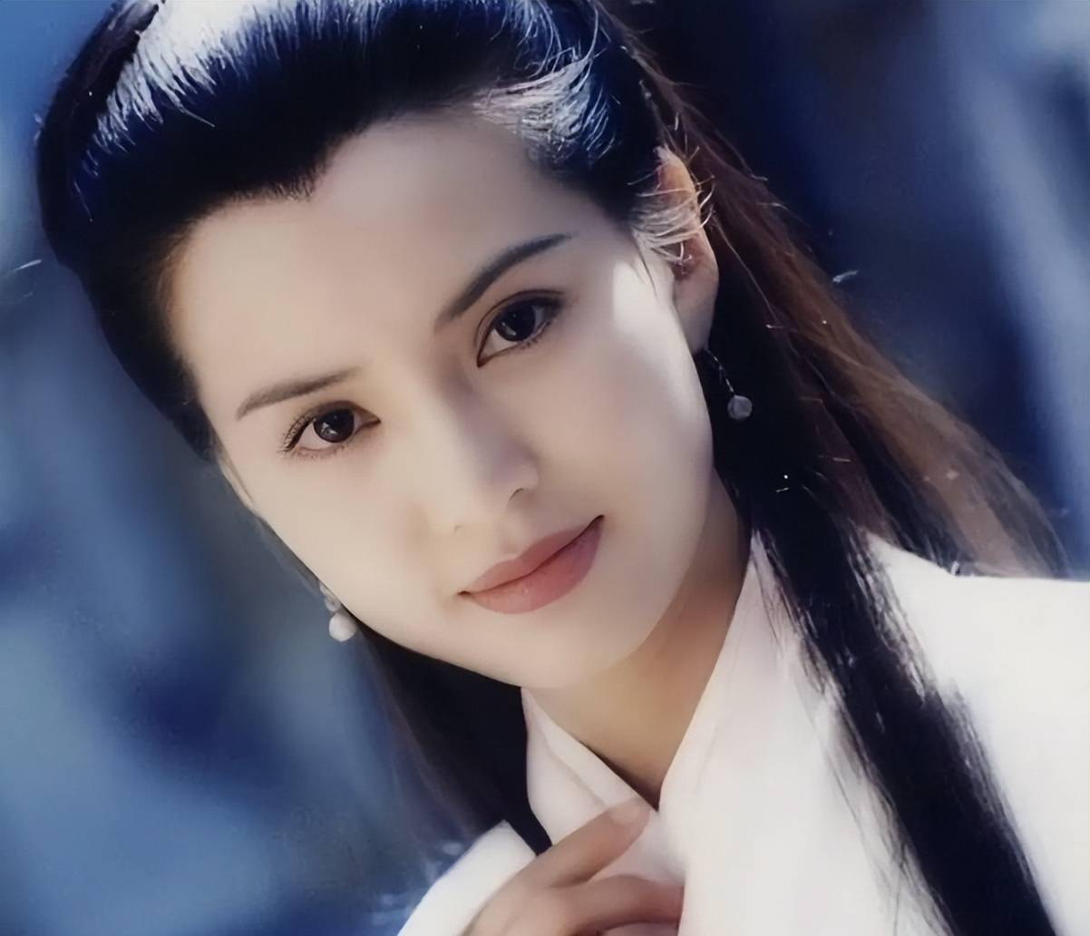 "最美小龙女"一角封神,却因恋爱脑被无情抛弃,至今独身一人_李若彤