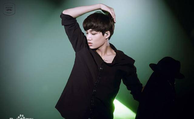 他当了五年练习生,终在顶级男团大势,却曾被sm公司无情拒绝_金钟仁