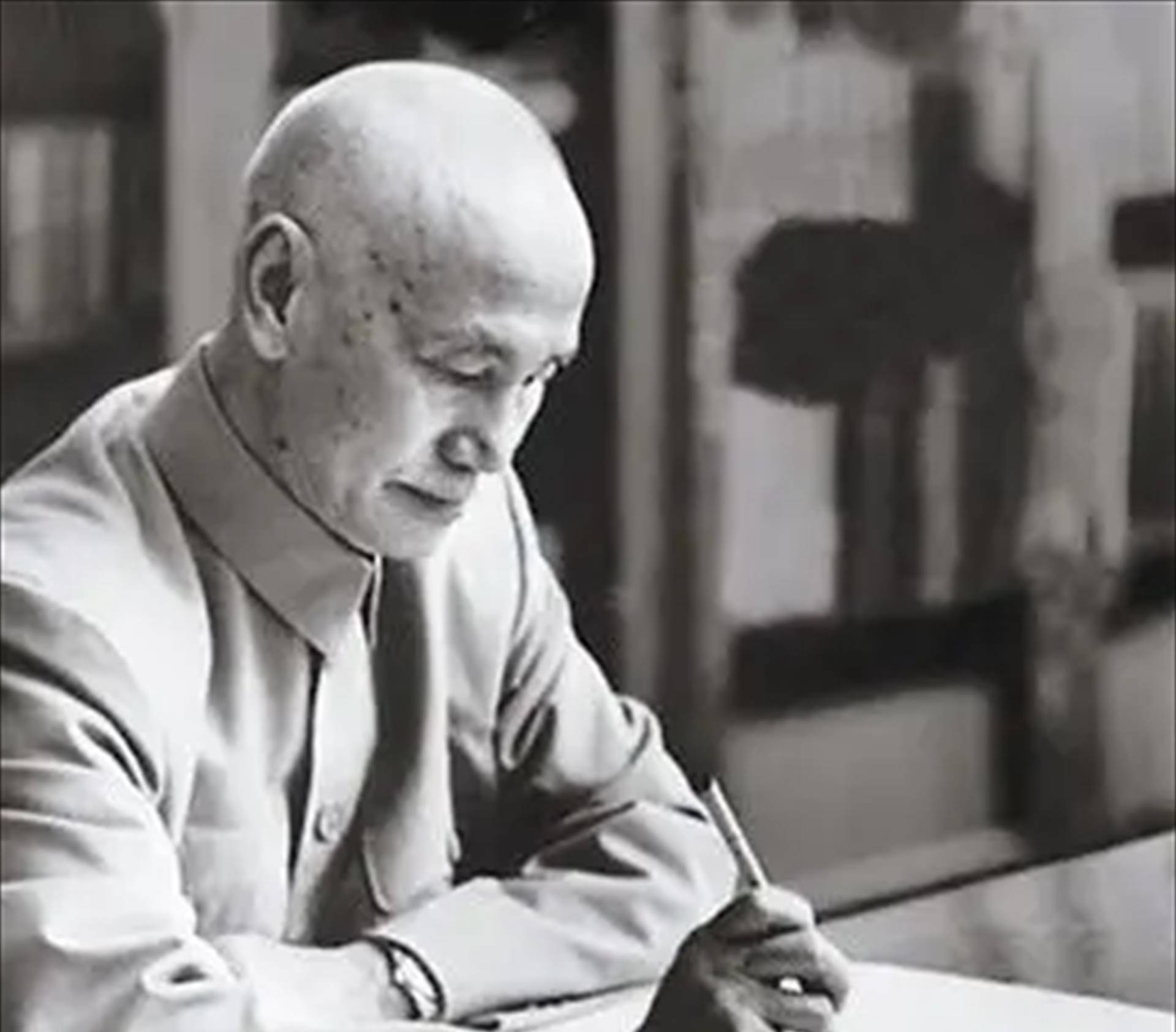 看过账目后宋美龄沉默了_蒋介石_戴季陶_日本