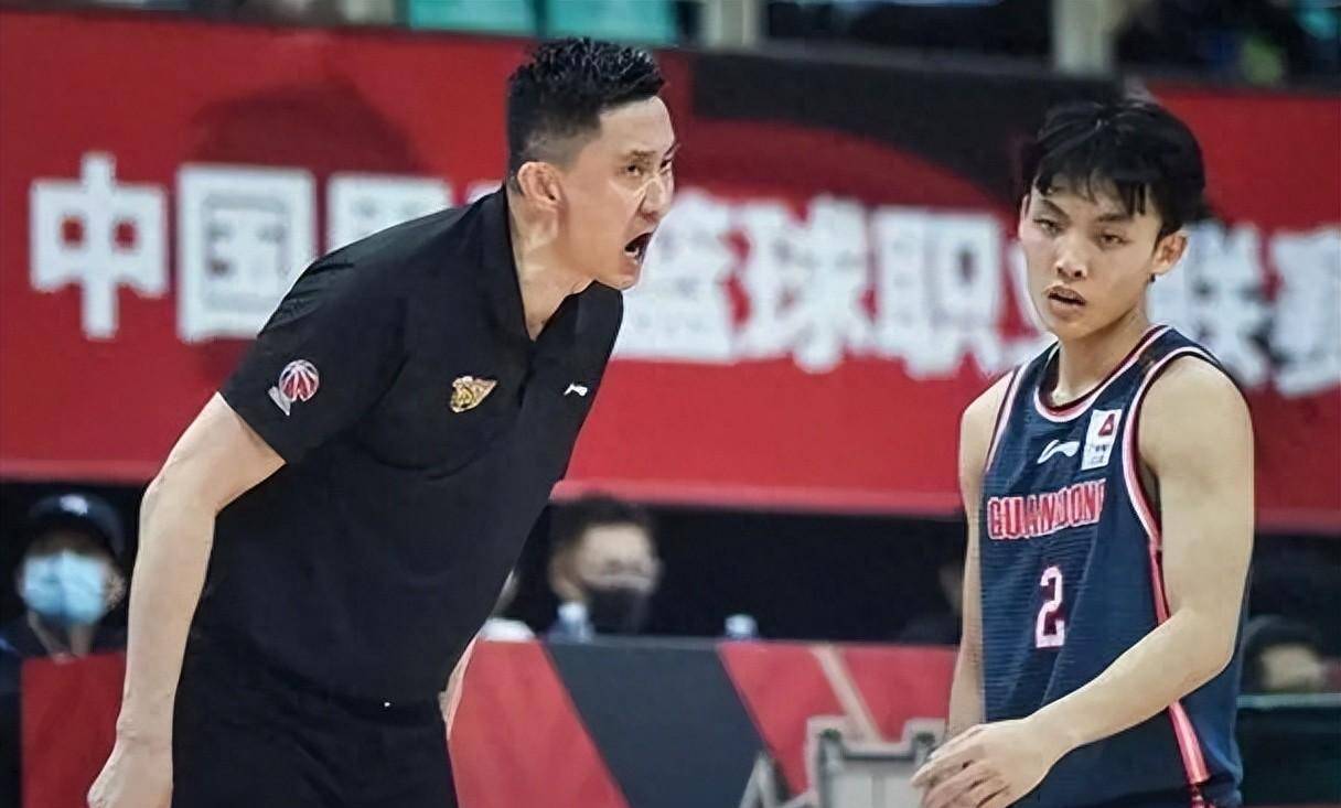 广东球迷自欺欺人,输球为等周琦,上诉是维护权利,徐杰被网爆了_杜锋