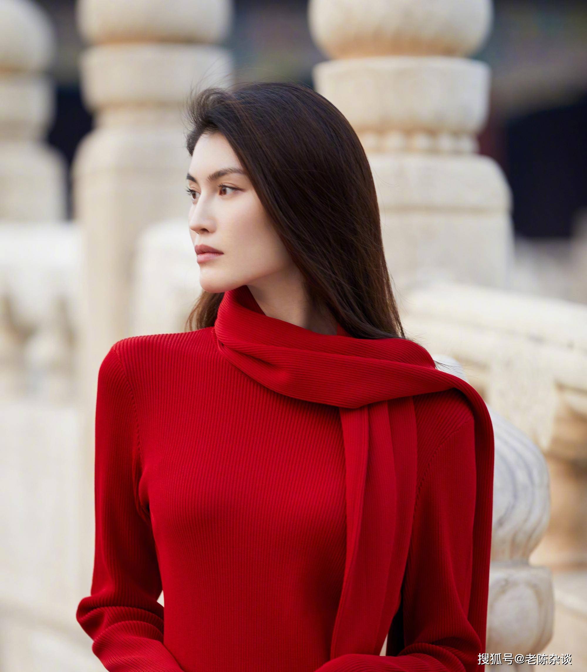 34岁何穗,性感饱满韵味十足啊!_成为了_演技_观众