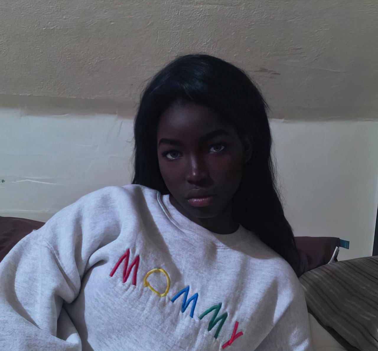 非洲女孩洛丽塔:一张自拍照让世界男人炸锅,黑皮肤的她有多美_人们_美