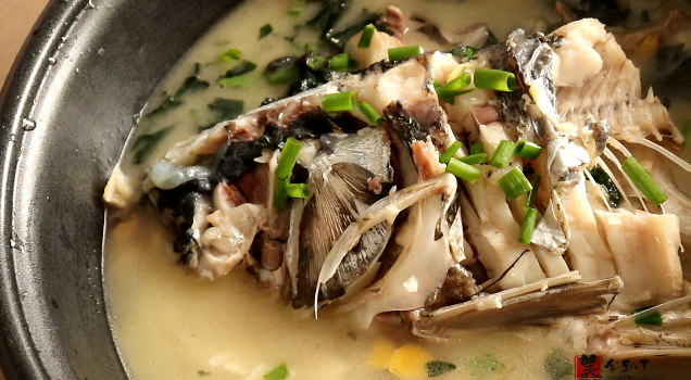 安仁鱼头烹饪秘方,鲜香味美国庆家宴就烧它,在朋友面前露一手_做法