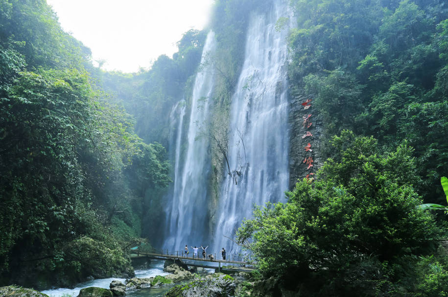 【靖西—古龙山,通灵大峡谷】专线开通啦!_溶洞_山庄_高达