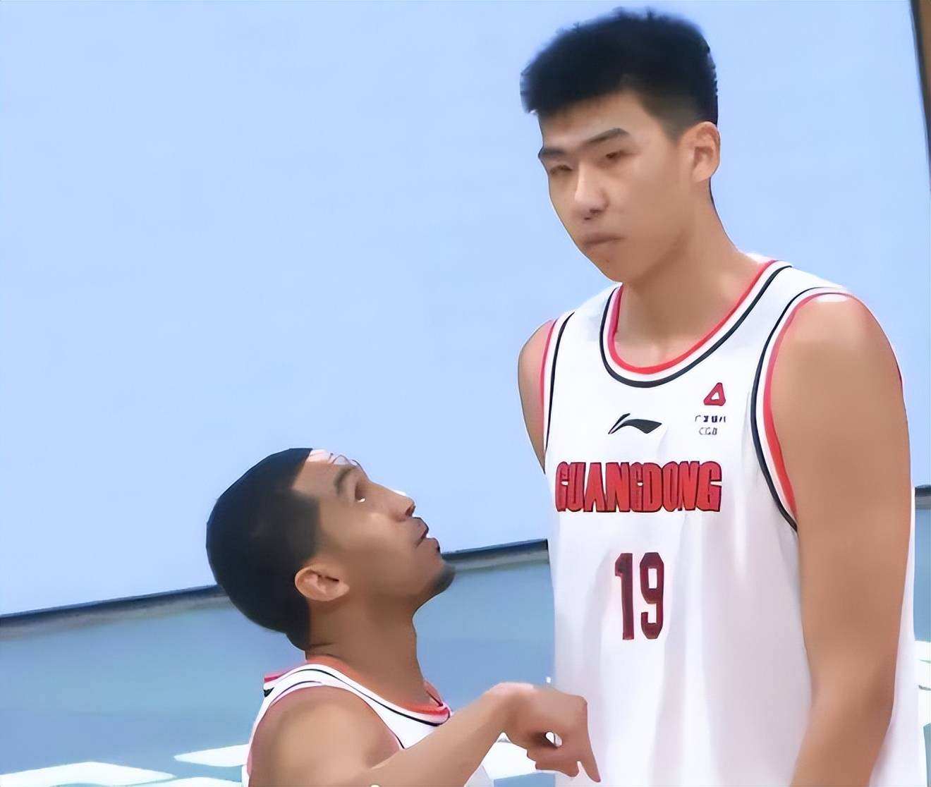 宏远小霸王爆砍8 10 2,杜锋没看错人_徐昕_内线_朱芳雨