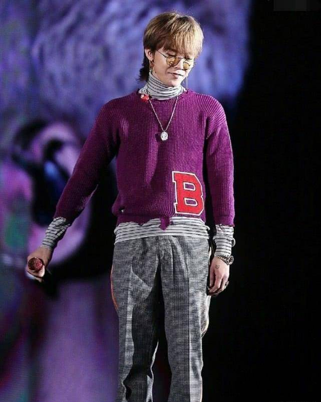 网友直呼:权志龙_衣服_整体_西装