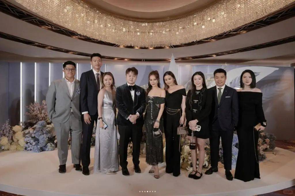 太太奚梦瑶,妹妹何超欣,名媛谢玲玲二女儿林心儿,胡杏儿与老公李乘德