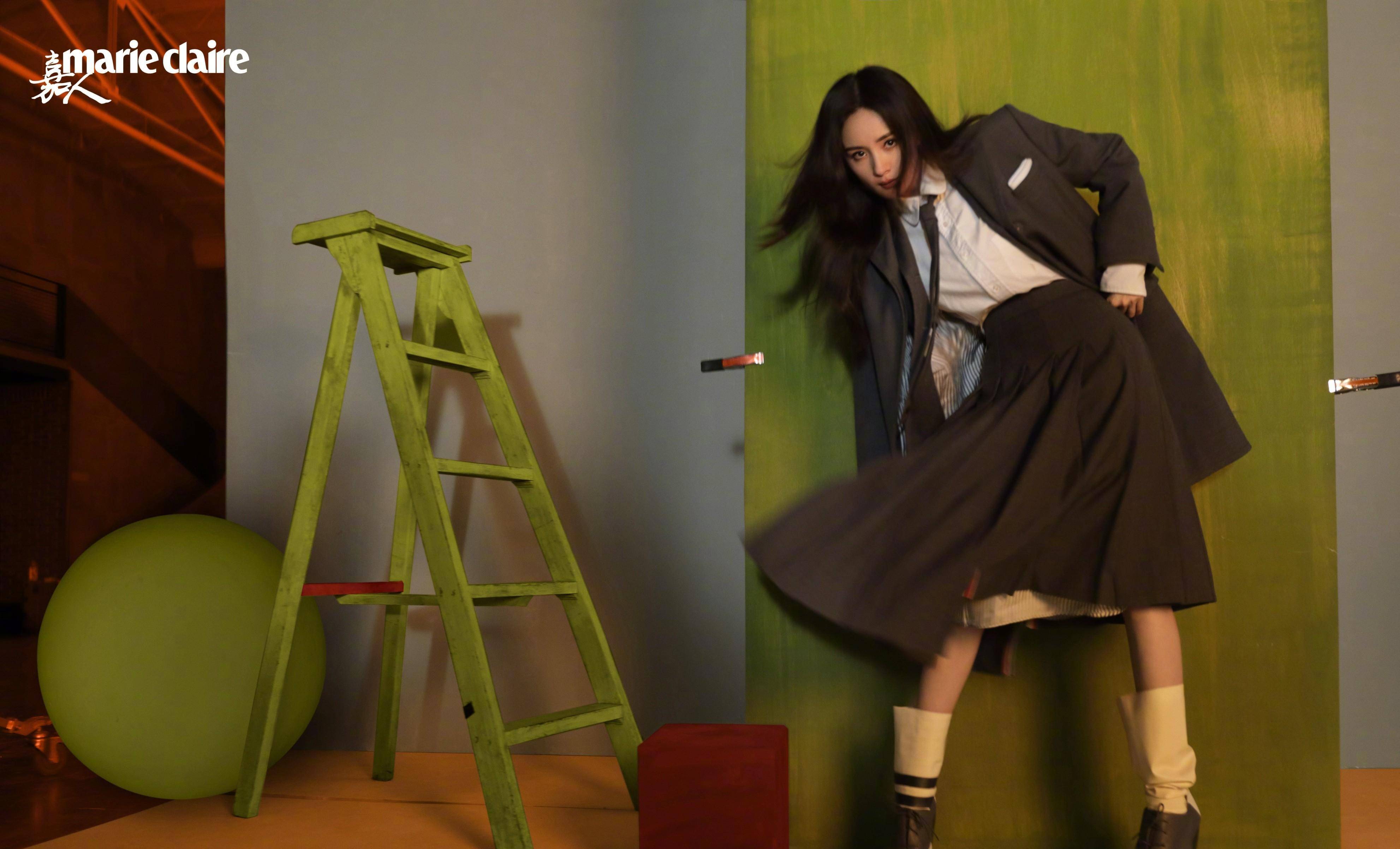 杨幂登上《嘉人》时尚杂志11月号封面的各种穿搭_成长_气质_变化