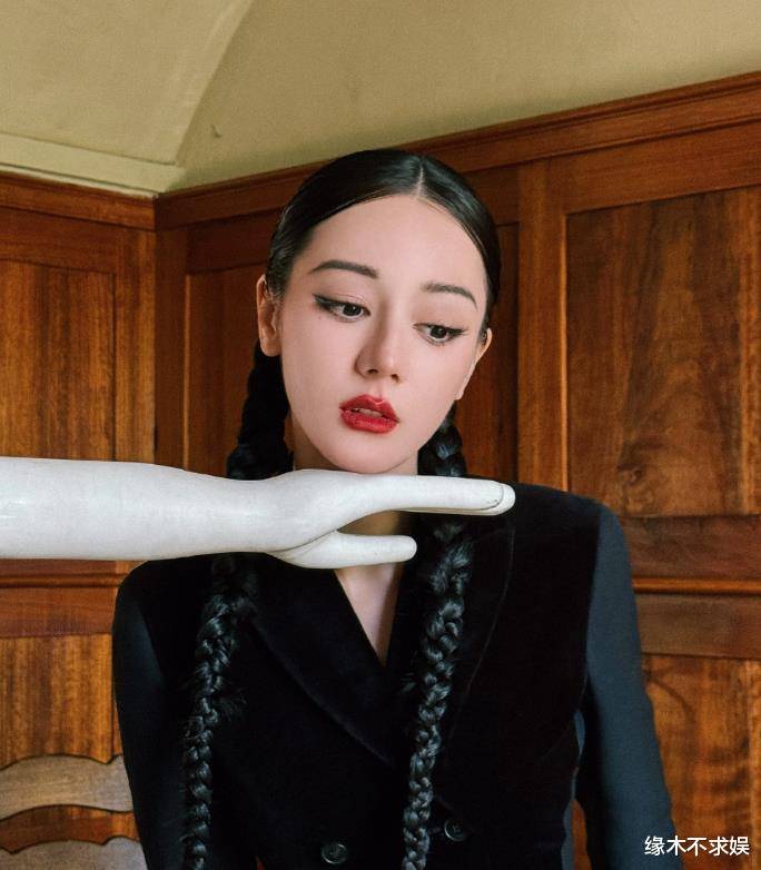 不得不说,黄景瑜和王雨馨的故事,可谓剪不断理还乱.